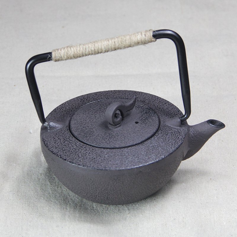 15.2 Fl Oz Small Brown Vintage Unique Old Cast Iron Teapot Kettle For Sale 15.2 Fl Oz Small Brown Vintage Unique Old Cast Iron Teapot Kettle For Sale