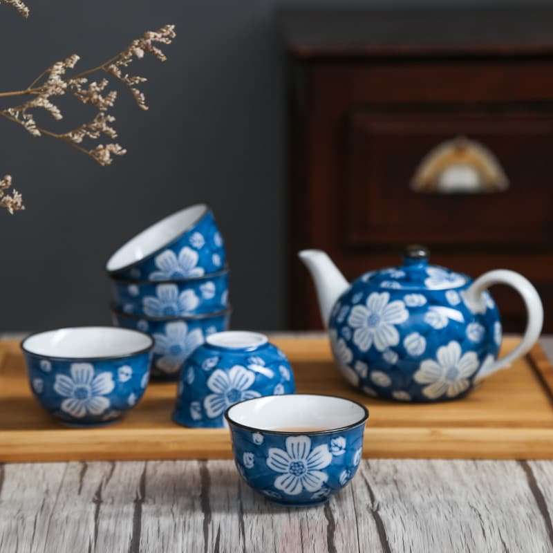 Antique Porcelain Hand-painted Blue Flower And Leaf Japanese Teapot And Cup Set Antique Porcelain Hand-painted Blue Flower And Leaf Japanese Teapot And Cup Set