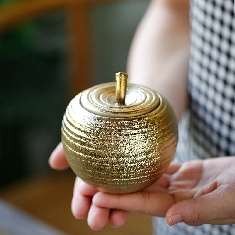 Golden and Silver Color Ceramic Apple Fruit Shaped Tea Caddy for Loose Leaf Golden and Silver Color Ceramic Apple Fruit Shaped Tea Caddy for Loose Leaf