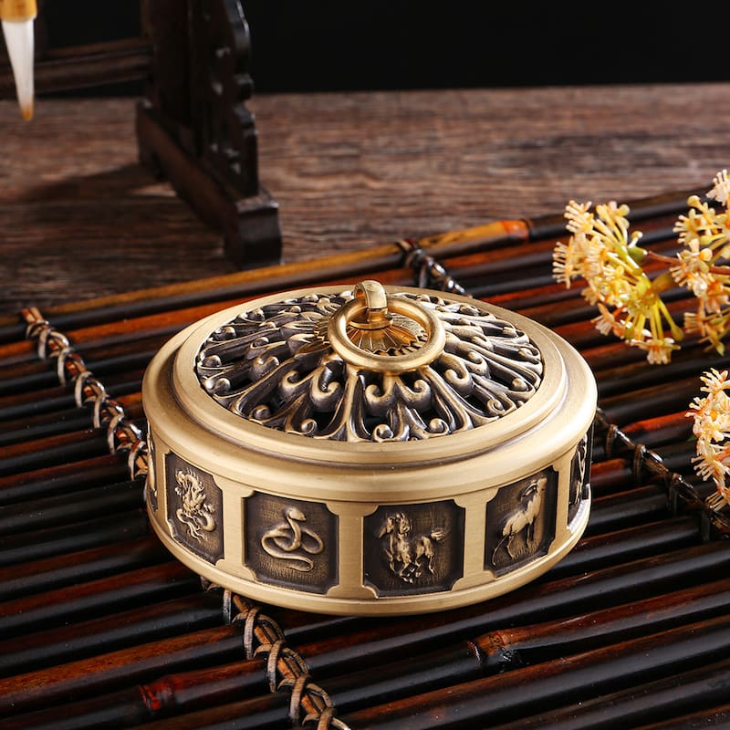 Delicate Zodiac Relief Chinese Antique Brass Incense Burner Delicate Zodiac Relief Chinese Antique Brass Incense Burner
