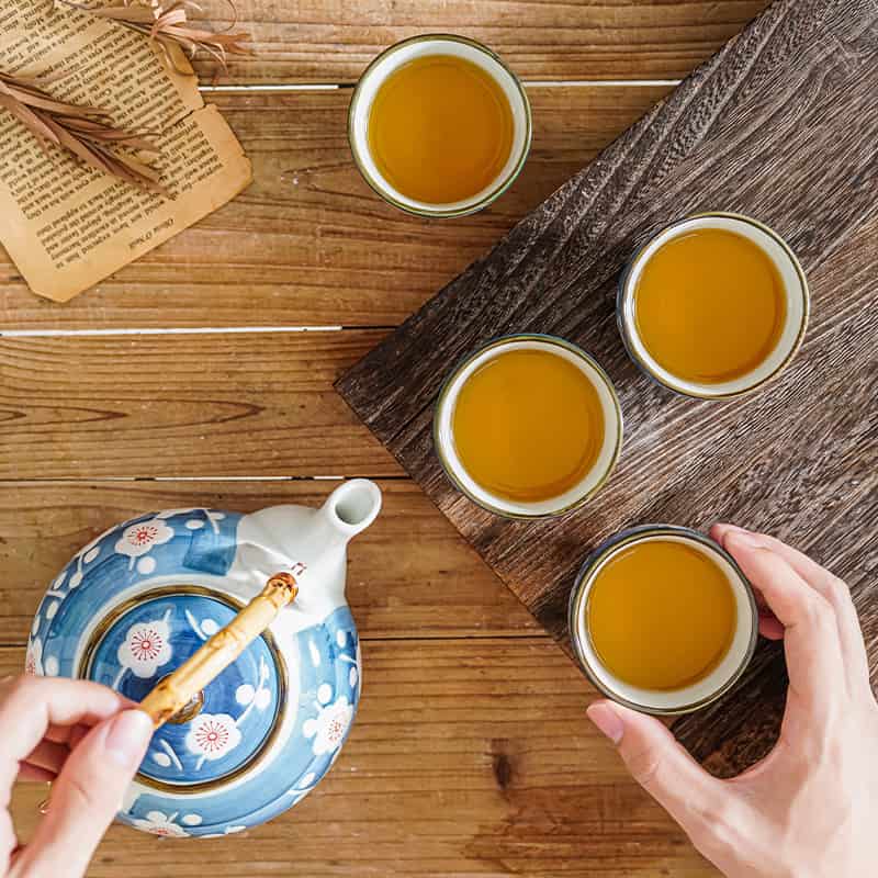 Antique Porcelain Hand-painted Snow Flower Japanese Teapot Set With Bamboo Handle Antique Porcelain Hand-painted Snow Flower Japanese Teapot Set With Bamboo Handle