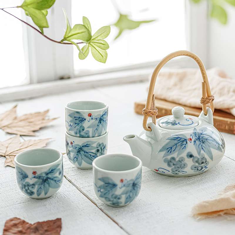 Antique Porcelain Hand-painted Grape Japanese Teapot Set With Bamboo Handle Antique Porcelain Hand-painted Grape Japanese Teapot Set With Bamboo Handle