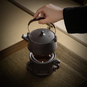 16.9 Fl Oz Chinese Antique Foo Dog Teapot With Candle Warmer