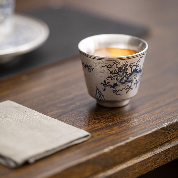 2 Fl Oz/60 Ml Small Silver Gilded Inner Dragon Pattern Chinese Bone China Tea Cup 2 Fl Oz/60 Ml Small Silver Gilded Inner Dragon Pattern Chinese Bone China Tea Cup