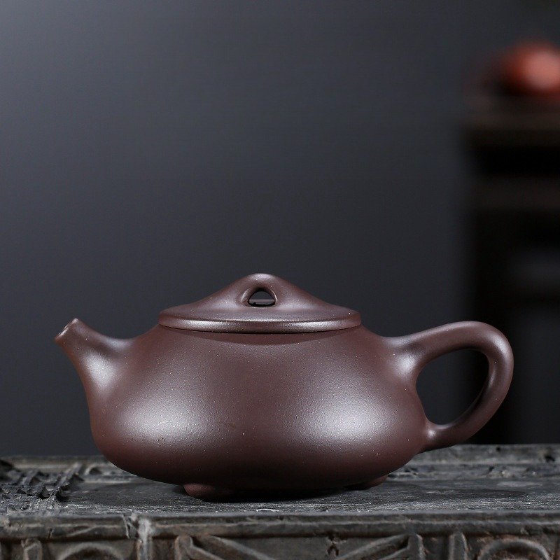 8.1 Fl Oz-9.1 Fl Oz Antique Traditional Chinese Purple Clay Teapot 8.1 Fl Oz-9.1 Fl Oz Antique Traditional Chinese Purple Clay Teapot