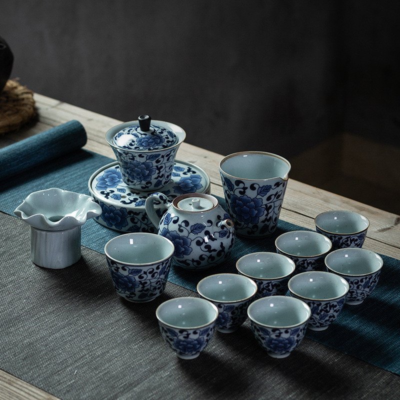 Antique Tangled Branches Blue And White Chinese Porcelain Tea Gift Box Set Antique Tangled Branches Blue And White Chinese Porcelain Tea Gift Box Set