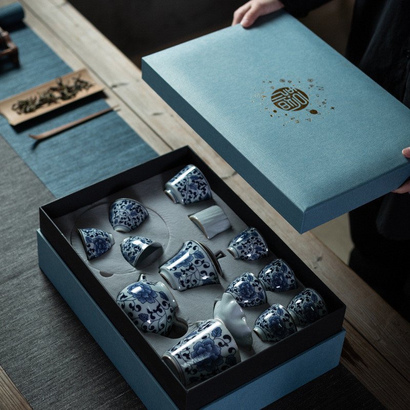 Antique Tangled Branches Blue And White Chinese Porcelain Tea Gift Box Set Antique Tangled Branches Blue And White Chinese Porcelain Tea Gift Box Set