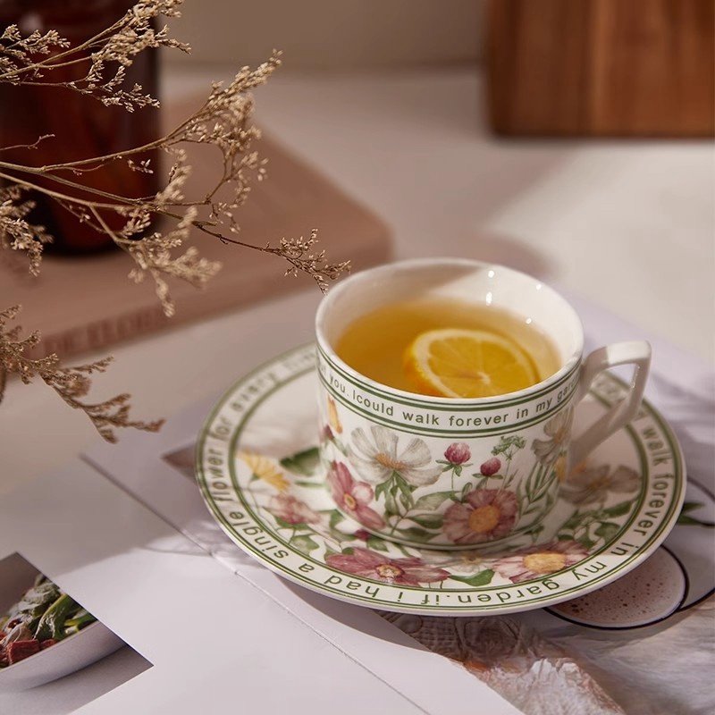 Green And White Golden Rim Royal Bone China Vintage Tea Cups And Saucers Set Cheap For Sale Green And White Golden Rim Royal Bone China Vintage Tea Cups And Saucers Set Cheap For Sale