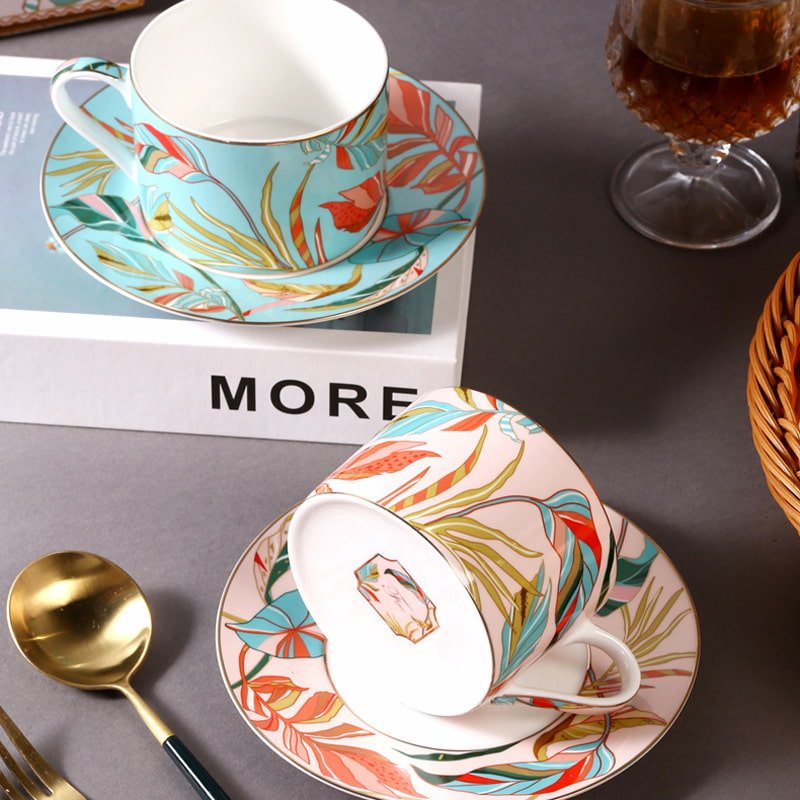 Green And White Golden Rim Royal Bone China Vintage Tea Cups And Saucers Set Cheap For Sale