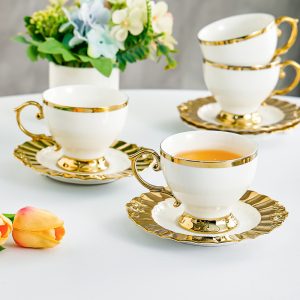 Simple Royal And Elegant Golden Rim Fine Bone China Vintage Tea Cup Set With Saucers