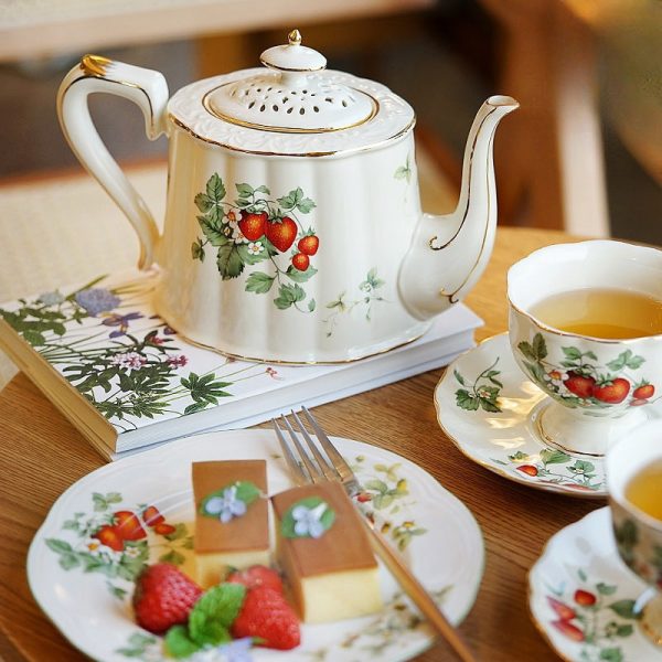 Pink Rose Garden English Vintage And Fine Bone China Porcelain Tea And Plate Set For Sale