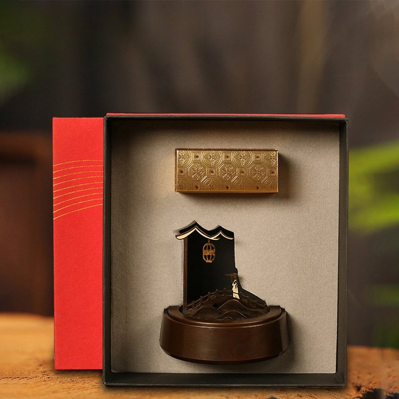 Traditional Hand Carved Mountain and Bridge Chinese Antique Brass Incense Burner Traditional Hand Carved Mountain and Bridge Chinese Antique Brass Incense Burner