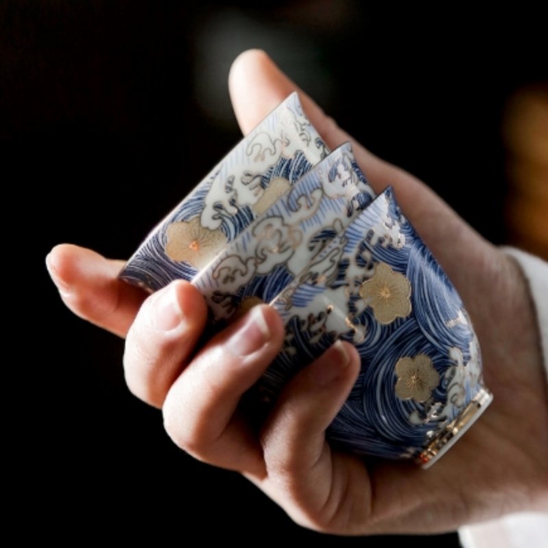 1.7 Fl Oz-2 Fl Oz Small Traditional Hand Painted Japanese Ceramic Tea Cup 1.7 Fl Oz-2 Fl Oz Small Traditional Hand Painted Japanese Ceramic Tea Cup