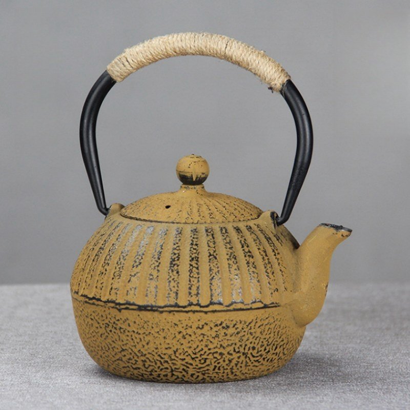 16.9 Fl Oz Small Yellow Enamel Old Cast Iron Teapot Set For Sale 16.9 Fl Oz Small Yellow Enamel Old Cast Iron Teapot Set For Sale