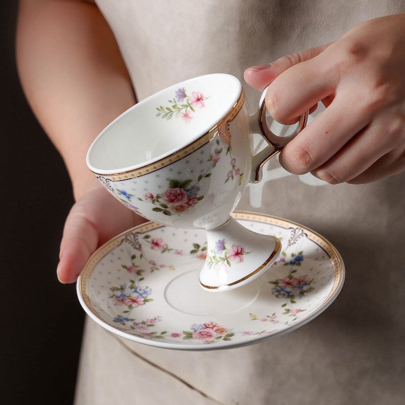 7.4 Fl Oz/220 Ml English Beautiful Floral Fine Bone China Porcelain Tea Cup And Saucer Set For Sale 7.4 Fl Oz/220 Ml English Beautiful Floral Fine Bone China Porcelain Tea Cup And Saucer Set For Sale