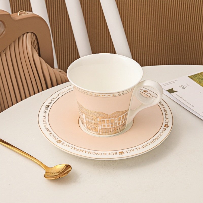 6.8 Fl Oz/200 Ml Luxurious Buckingham Palace English Bone China Tea Cup And Saucer Gift Set 6.8 Fl Oz/200 Ml Luxurious Buckingham Palace English Bone China Tea Cup And Saucer Gift Set