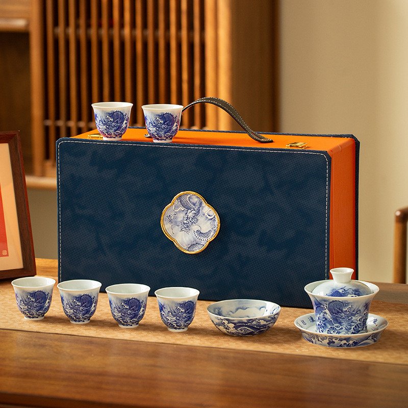 5.41fl Oz/160ml Antique Dragon Pattern Blue And White Porcelain Jingdezhen Gaiwan Tea Set For Sale 5.41fl Oz/160ml Antique Dragon Pattern Blue And White Porcelain Jingdezhen Gaiwan Tea Set For Sale