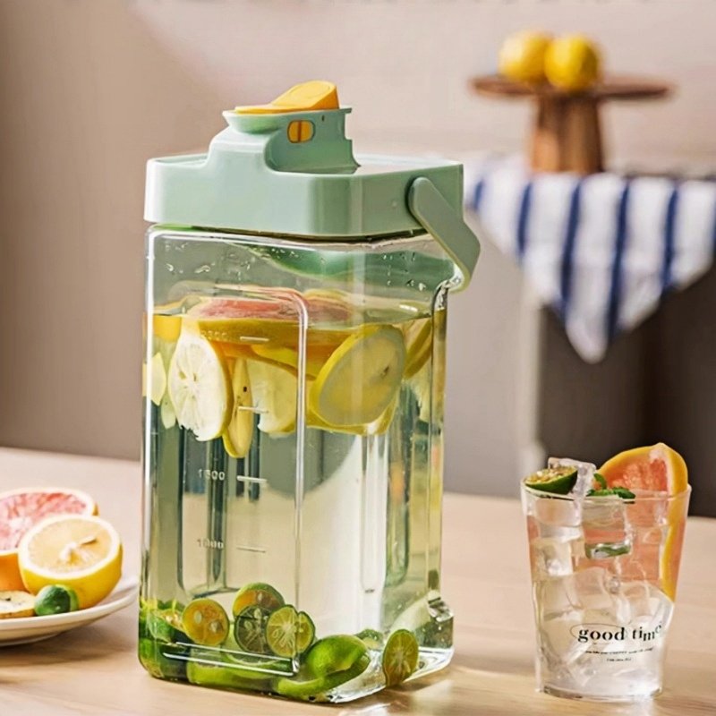 0.9 Gallon Green And White Plastic Square Cold Sun Tea Container With Portable Handle 0.9 Gallon Green And White Plastic Square Cold Sun Tea Container With Portable Handle