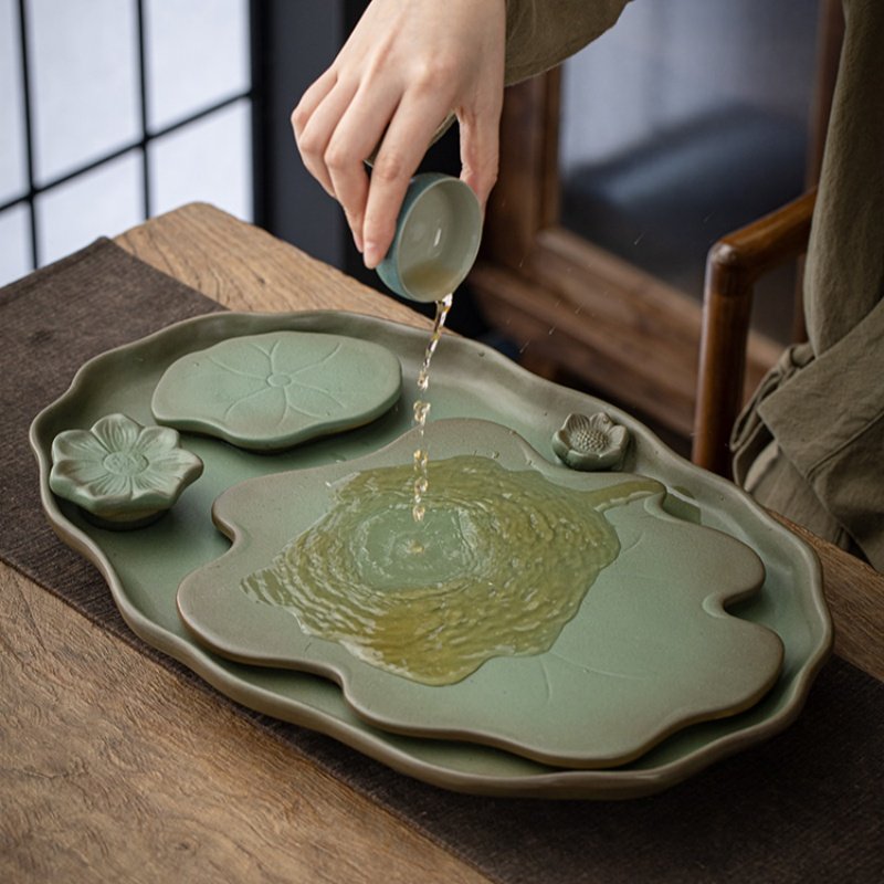 Antique Authentic Green Ceramic Gong Fu Cha Tea Set With Lotus Leaf Shaped Tray Antique Authentic Green Ceramic Gong Fu Cha Tea Set With Lotus Leaf Shaped Tray