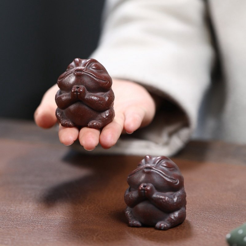 Antique Lucky Frog Tea Pet Purple Clay In Chinese Gongfu Tea Accessories For Good Meanig Antique Lucky Frog Tea Pet Purple Clay In Chinese Gongfu Tea Accessories For Good Meanig
