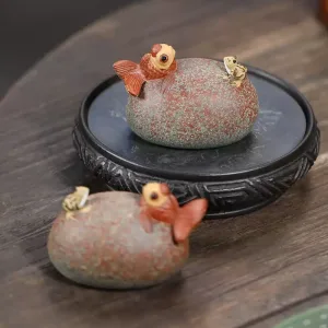 Antique Spitting Goldfish And Frog On The Stone Zisha Gongfu Tea Pet Table Decoration