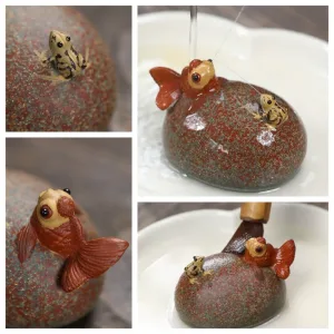 Antique Spitting Goldfish And Frog On The Stone Zisha Gongfu Tea Pet Table Decoration