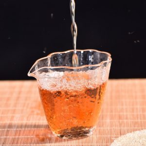 Beautiful Begonia Flower Shape Japanese Hammered Pattern Clear Glass Gongfu Gong Dao Bei