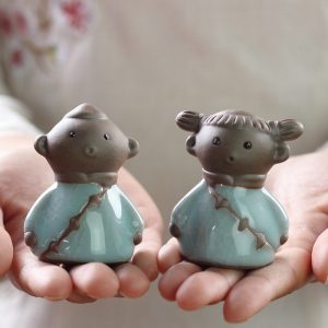 Boy And Girl Purple Clay Ge Kiln Tea Pet In Chinese Gongfu Tea Ceremony