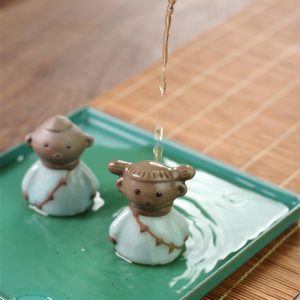 Boy And Girl Purple Clay Ge Kiln Tea Pet In Chinese Gongfu Tea Ceremony
