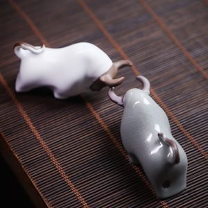 Chinese Ge Kiln And Ru Kiln Mini Ox Chinese Tea Pets Gongfu Tea Accessories