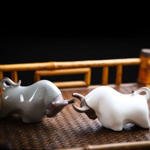 Chinese Ge Kiln And Ru Kiln Mini Ox Chinese Tea Pets Gongfu Tea Accessories