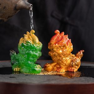 Chinese Green And Red Color Changing Resin Gongfu Tea Pet Dragon