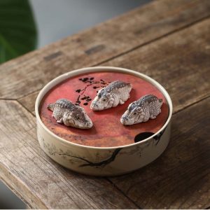 Cute Crouching Crocodile Traditional Zisha Tea Pet Chinese Desk Decoration For Sale
