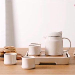 Exquisite Simple White Porcelain Japanese Tea Ceremonial Set For Sale