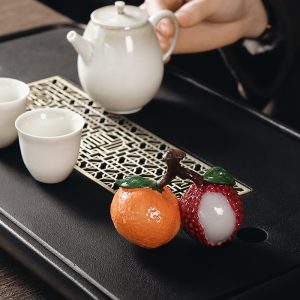 Resin Orange And Lychee Chinese Tea Pet Color Changing For Good Meaning
