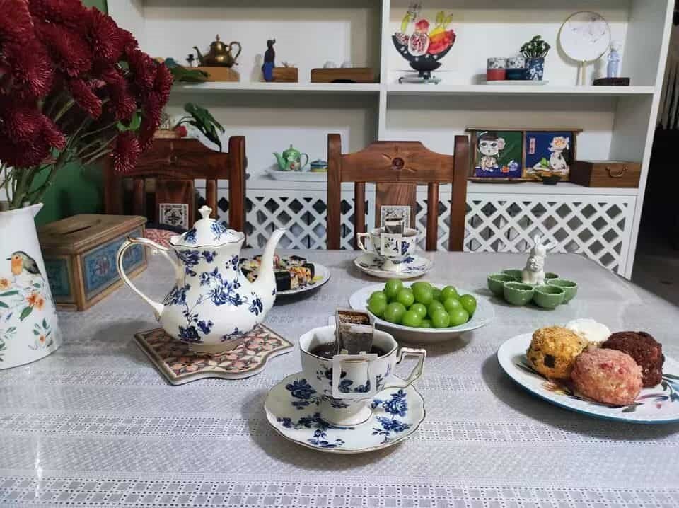 This English Countryside Red And Blue Rose Bone China Coffee And Tea Set Is Just As Beautiful As It Looks In The Pictures