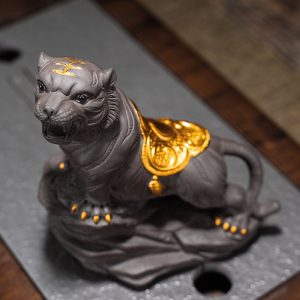 Traditional Zisha Fortune Tiger Gongfu Tea Pet Tea Set Decoration For Good Meaning