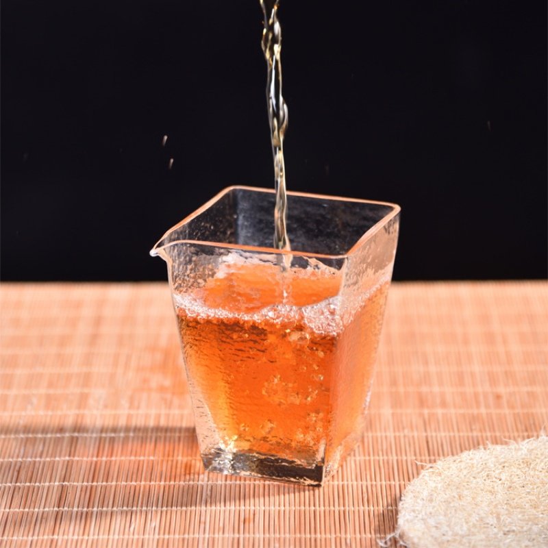 Vintage Japanese Handcraft Square Wave Pattern Clear Glass Gong Dao Bei Tea Divider Vintage Japanese Handcraft Square Wave Pattern Clear Glass Gong Dao Bei Tea Divider