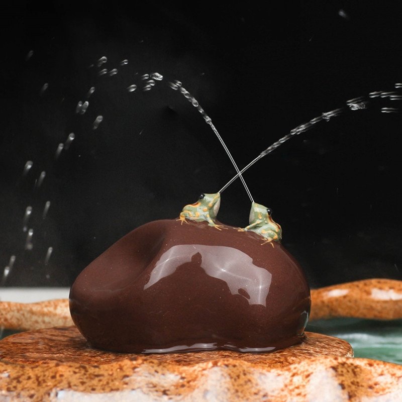 Yixing Unique Two Small Spitting Frog Purple Clay Tea Pet Double Spit Water On The Stone For Sale Yixing Unique Two Small Spitting Frog Purple Clay Tea Pet Double Spit Water On The Stone For Sale