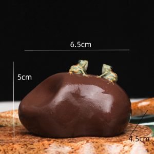 Yixing Unique Two Small Spitting Frog Purple Clay Tea Pet Double Spit Water On The Stone For Sale