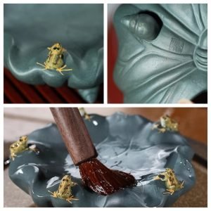 Antique Chinese Yixing Purple Clay Squirtting Frog On The Field Snail Spits Water Tea Pets Foe Sale