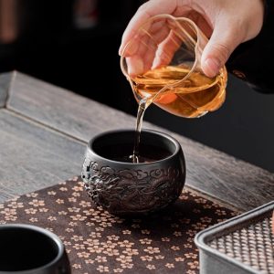 Creative Zisha Pottery Chinese Dragon Master Tea Cup With Relief Auspicious Dragon Figurines