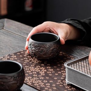 Creative Zisha Pottery Chinese Dragon Master Tea Cup With Relief Auspicious Dragon Figurines