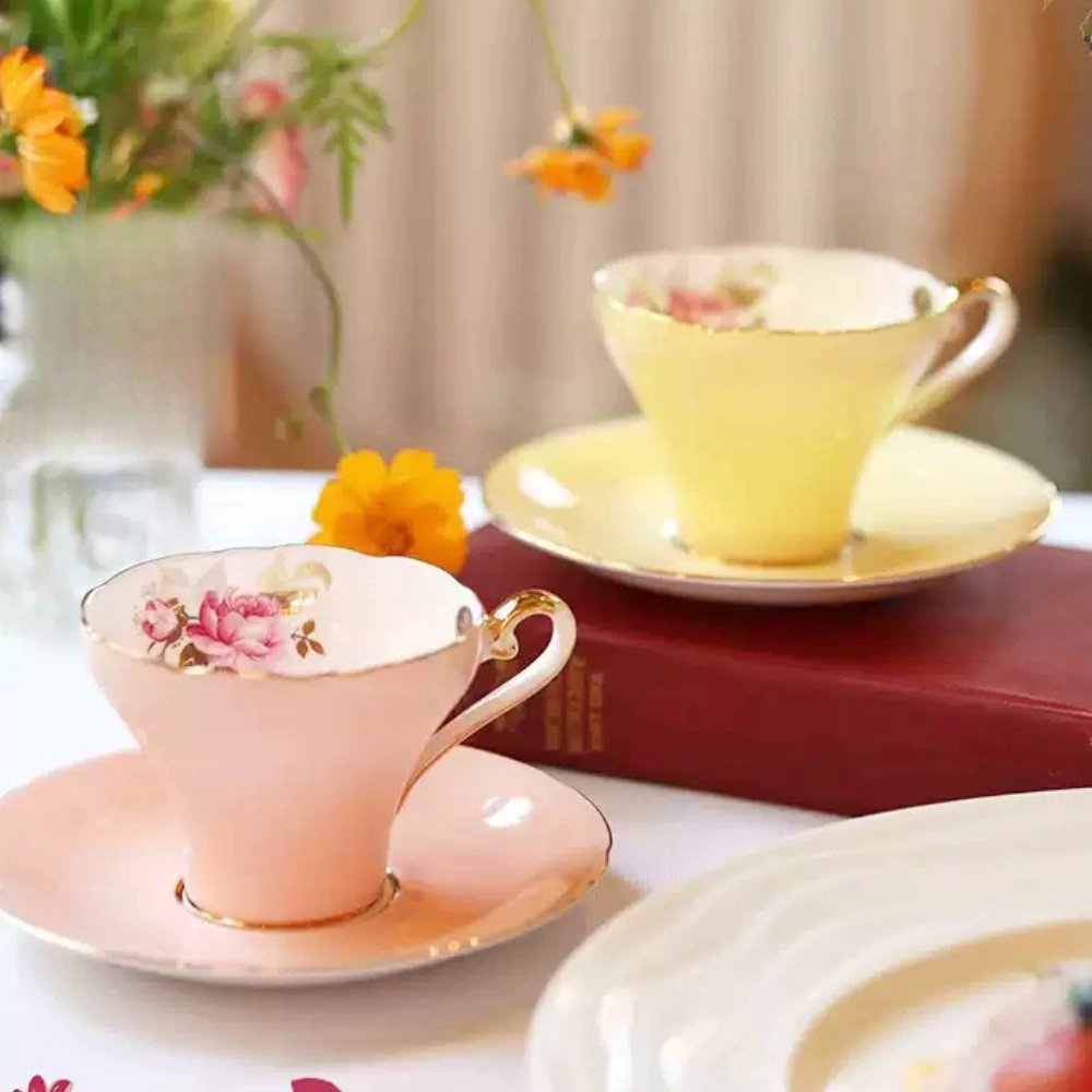 Royal Albert English Old Country Pink Rose Bone China Handmade Gold Trim Modern Mugs And Saucers Royal Albert English Old Country Pink Rose Bone China Handmade Gold Trim Modern Mugs And Saucers