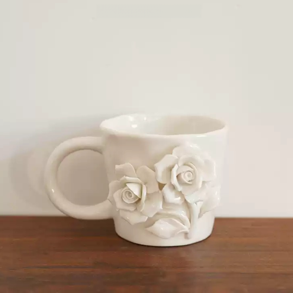 Vintage Engling Royal Albert Handcrafted Three-dimensiona Rose Bone China Tea Mug Vintage Engling Royal Albert Handcrafted Three-dimensiona Rose Bone China Tea Mug