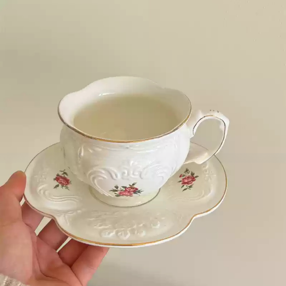 English Paragon White Porcelain Red Rose Tea Cup Set Of Fortune With Relief Rose Plant English Paragon White Porcelain Red Rose Tea Cup Set Of Fortune With Relief Rose Plant