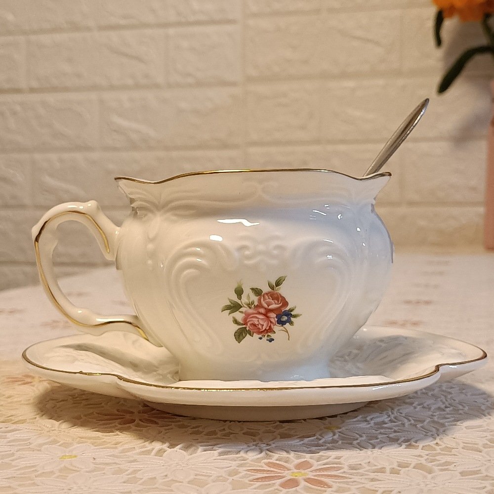 English Paragon White Porcelain Red Rose Tea Cup Set Of Fortune With Relief Rose Plant English Paragon White Porcelain Red Rose Tea Cup Set Of Fortune With Relief Rose Plant