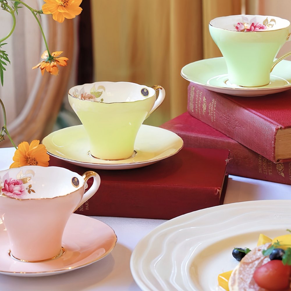 Royal Albert English Old Country Pink Rose Bone China Handmade Gold Trim Modern Mugs And Saucers Royal Albert English Old Country Pink Rose Bone China Handmade Gold Trim Modern Mugs And Saucers