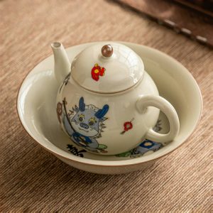 Vintage Porcelain Pear-shaped Year Of The Japanese Dragon Teapot And Tea Boat Set With Cute Cartoon Dragon Pattern