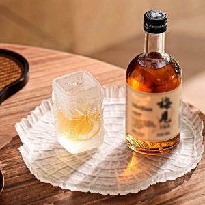 Vintage Square Heat-resisting Clear Glass Master Tea Cup Creative Relief  Dragon Figurine